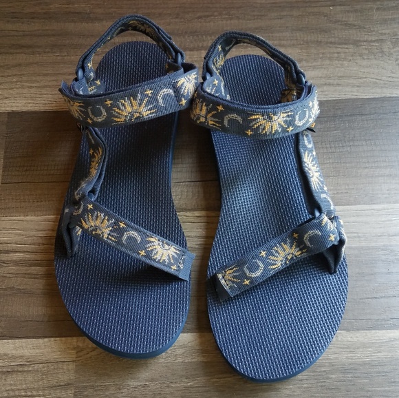 teva sandals sun and moon